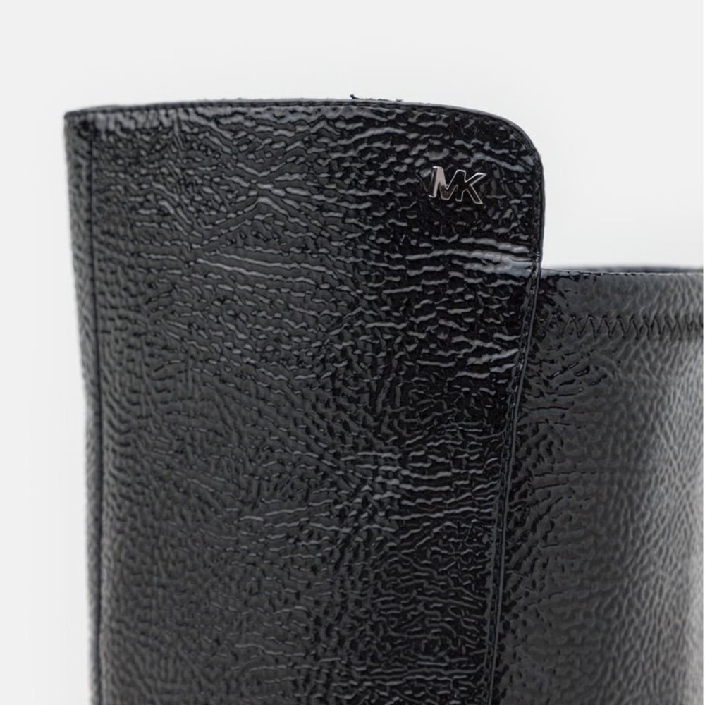 Michael Kors Over The Knee Boots Black Crackled Patent Lug Sole Womens Size 10 - Picture 9 of 11
